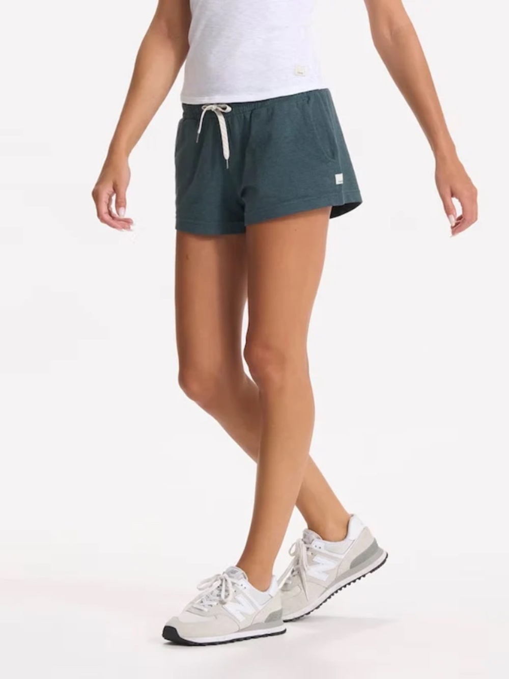 Vuori Halo Performance Short Green - Picture 2 of 6
